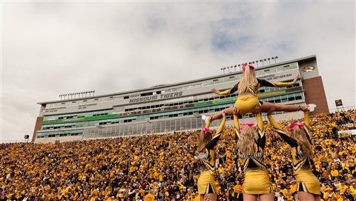Mizzou cheerleaders